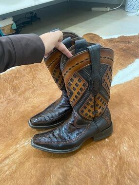 Men's Two-Tone Brown Western Cowboy Boots - Classic Pull-On Style